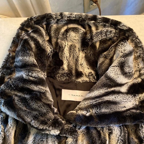 Tahari Black and Gray Faux Fur Vest - Picture 10 of 10